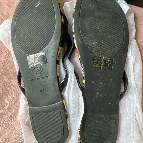 Strange Cvlt Women's 11 Misfits Horror Business Flip Flop Sandals Crimson Ghost - Picture 11 of 11